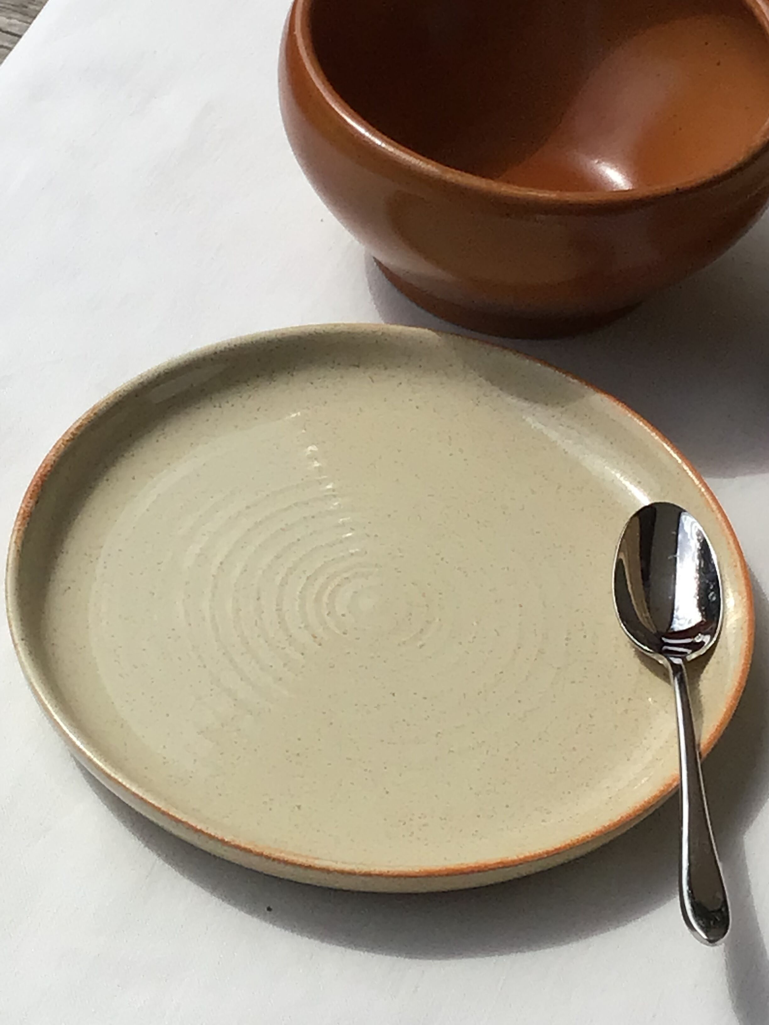 4 brown Digoin sandstone bowls