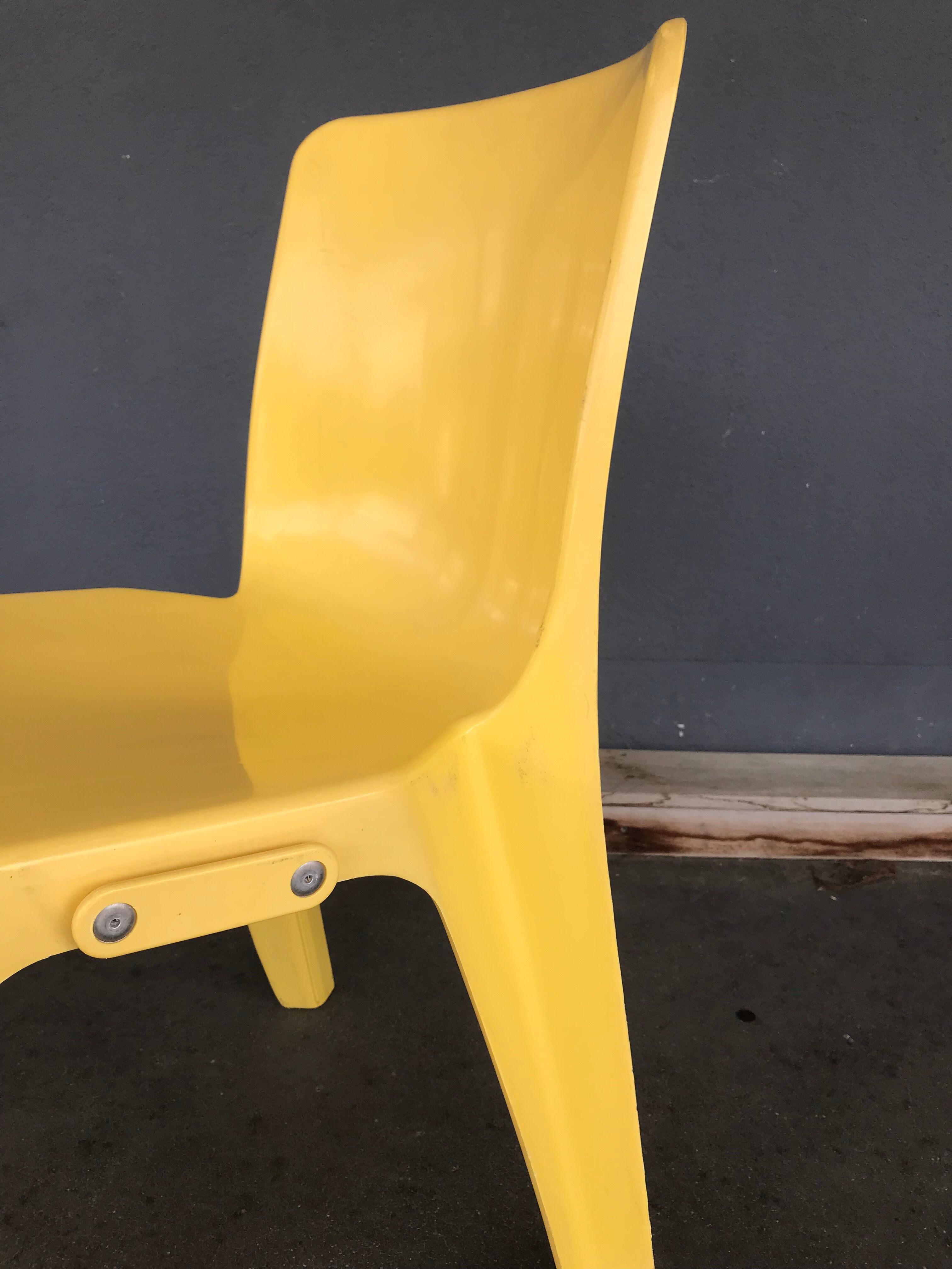 Monobloc chair Grosfillex 80's
