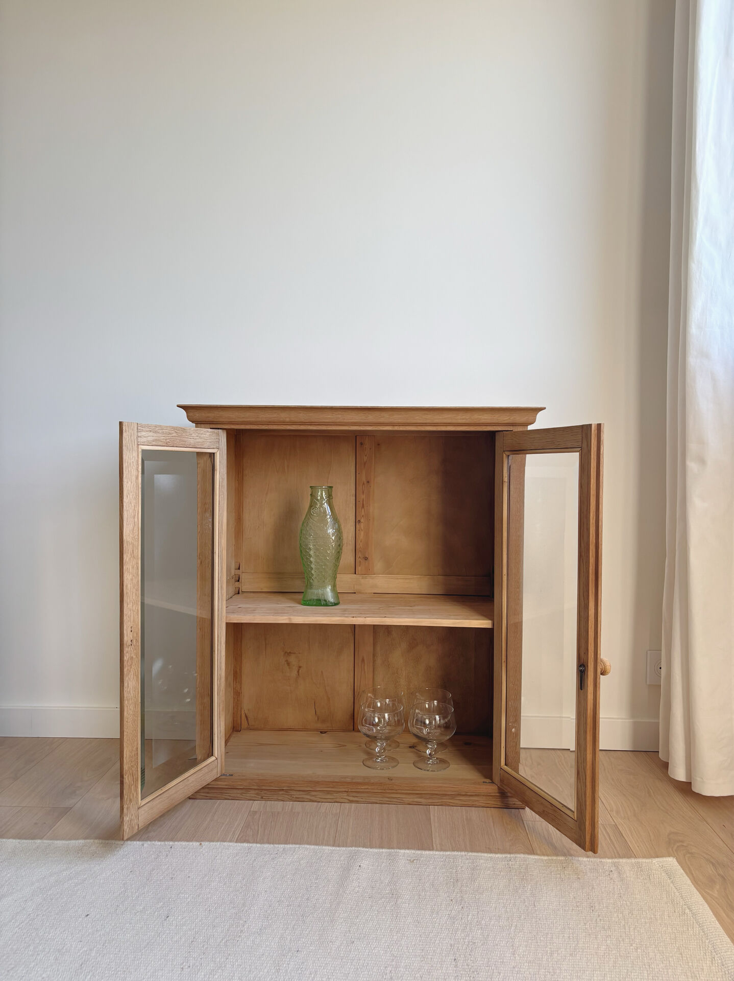 Vitrine vaisselier buffet chêne massif rénovée