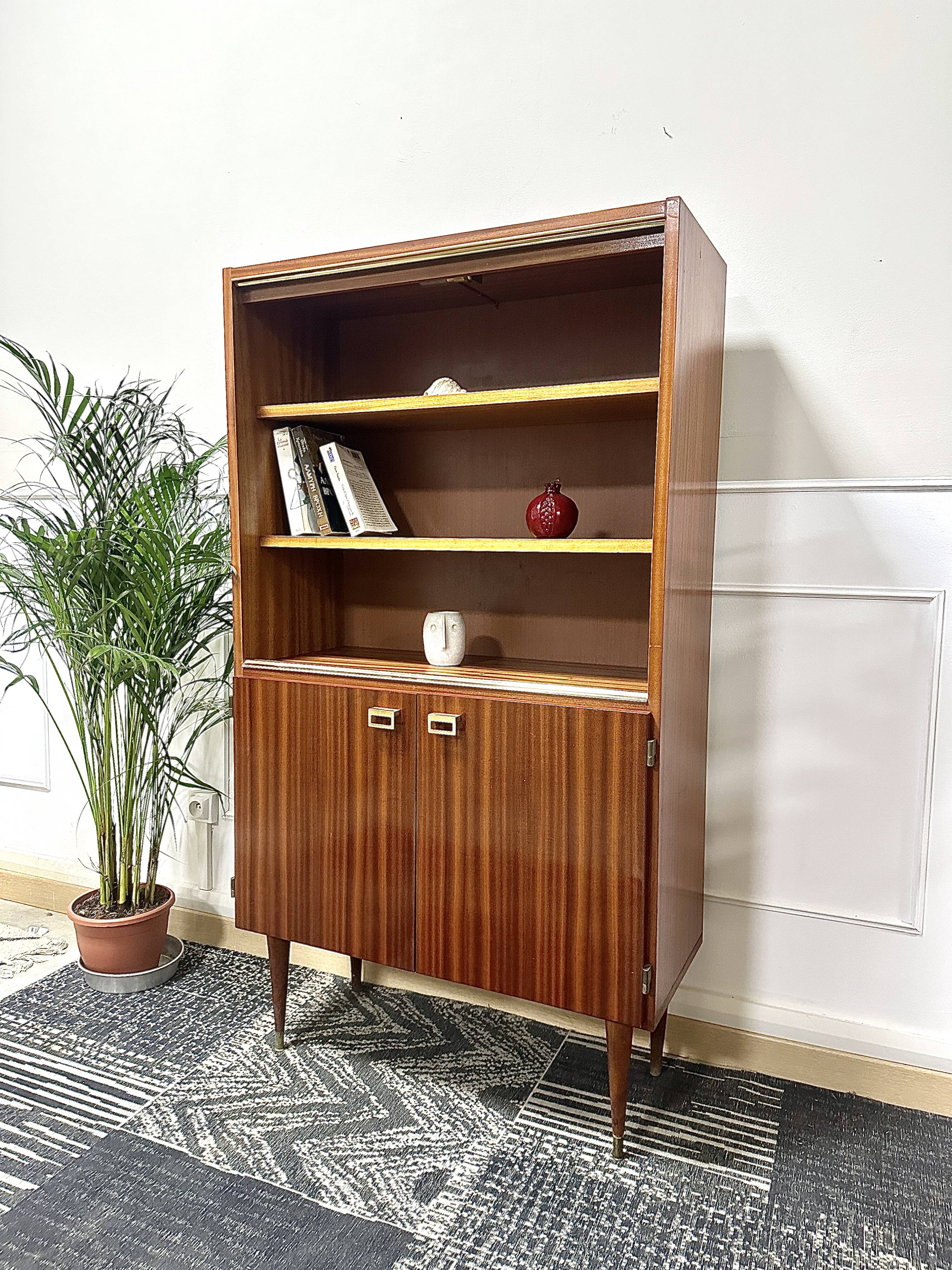 Vintage bookcase / showcase