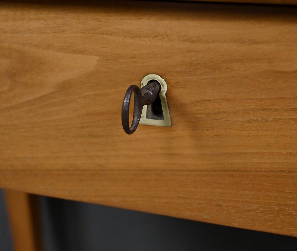 Small walnut console table, Restoration period – early 19th century.