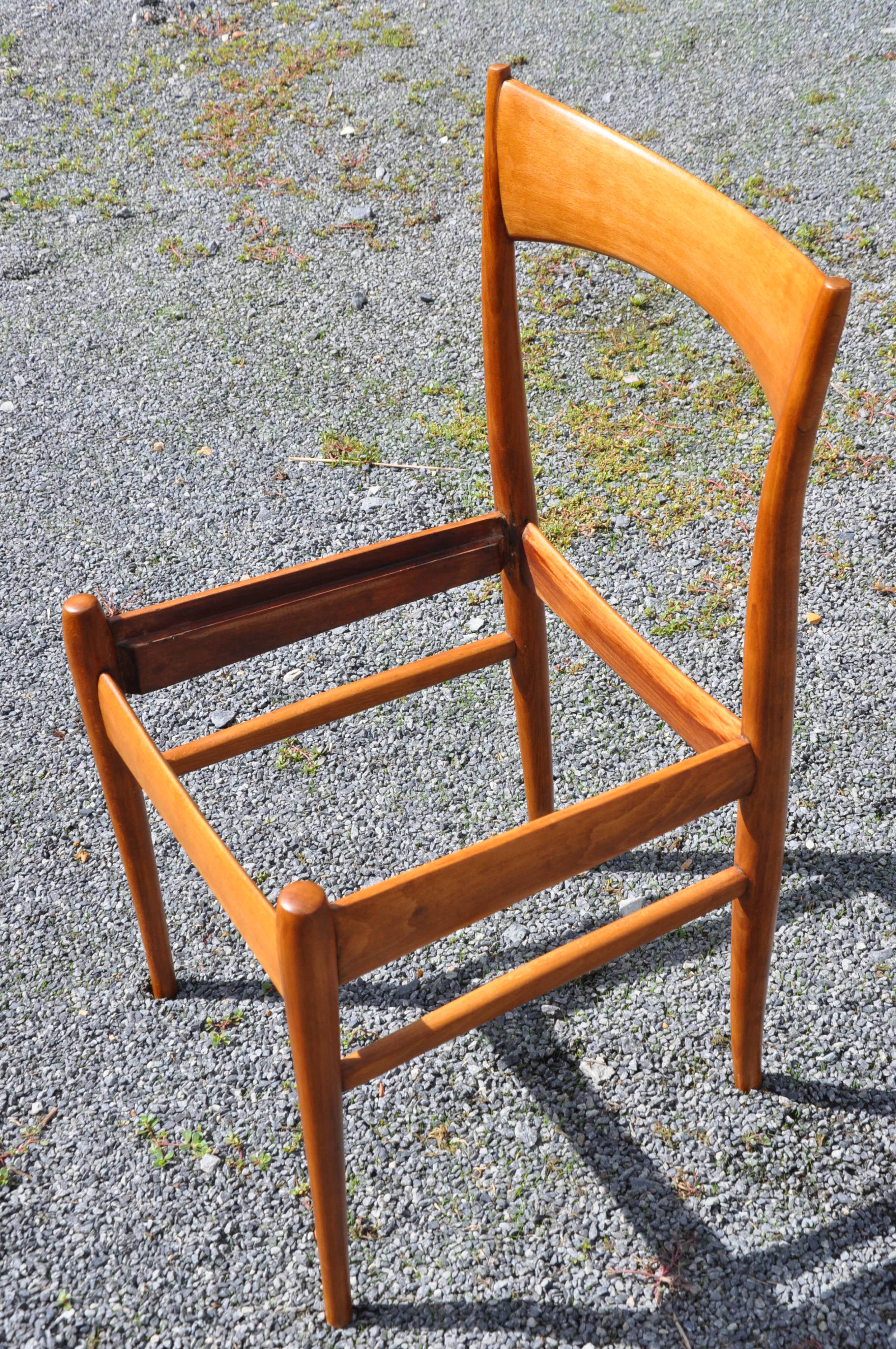 8 Scandinavian-style chairs