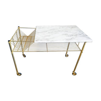 Vinyl holder table