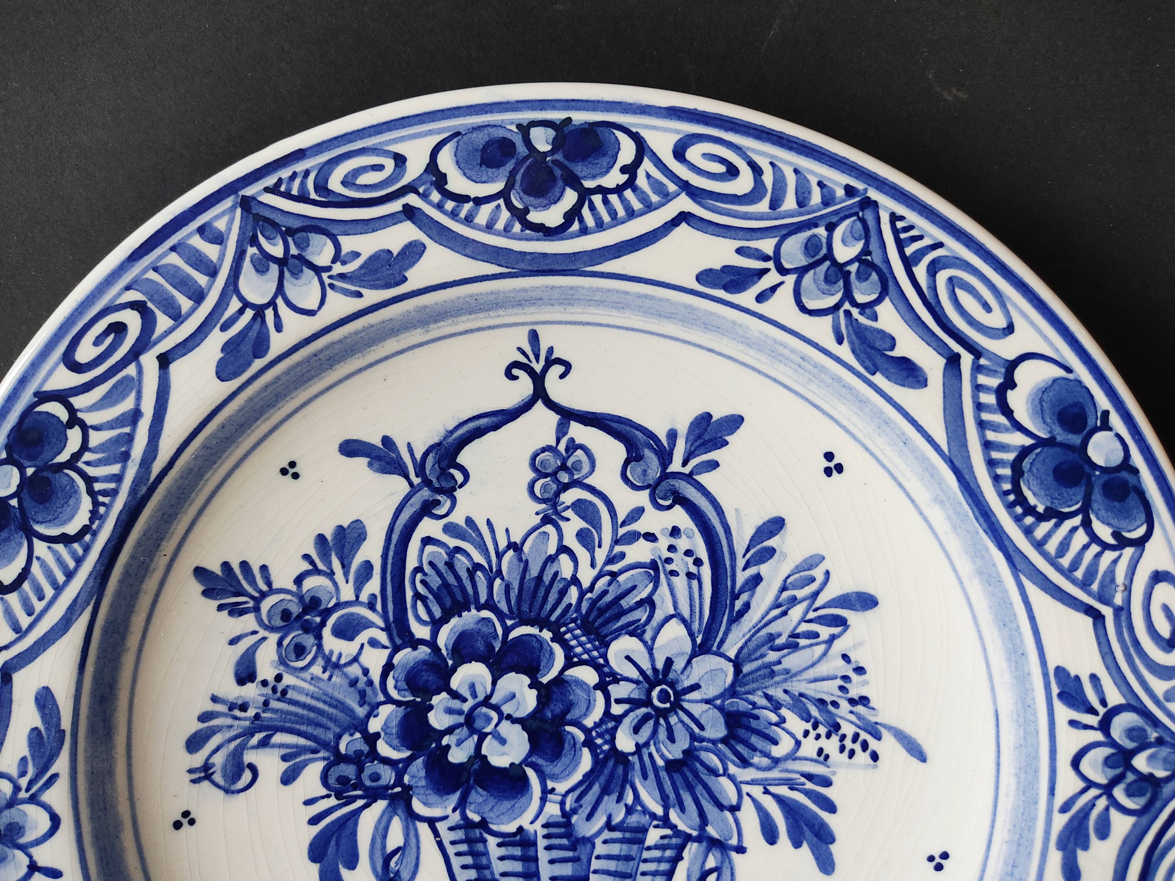 Plate Delft flower basket