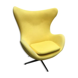 Egg armchair by Arne Jacobsen edition Fritz Hansen