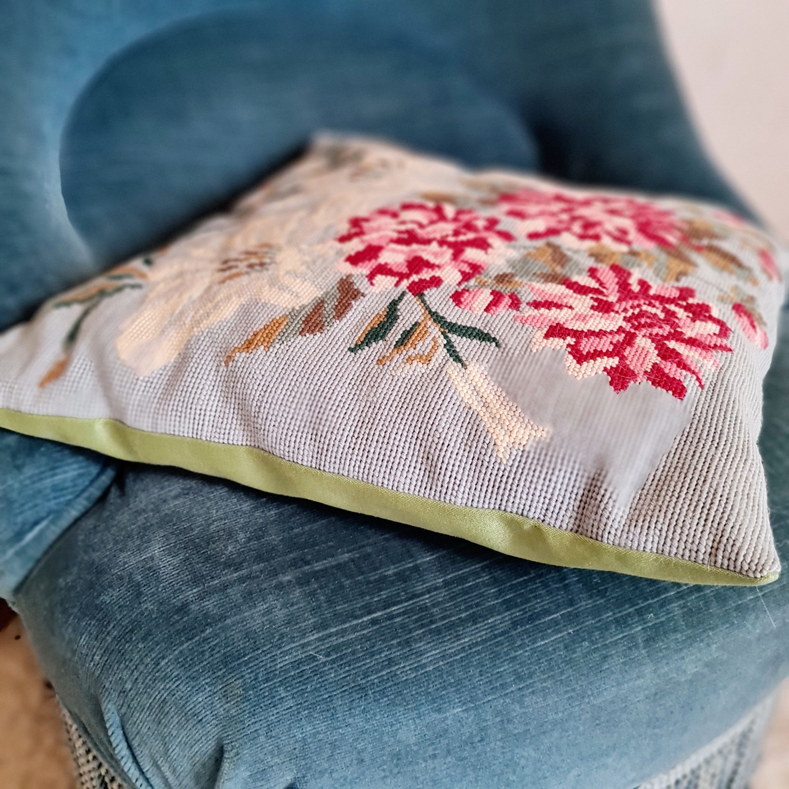 Coussin vintage fleuri
