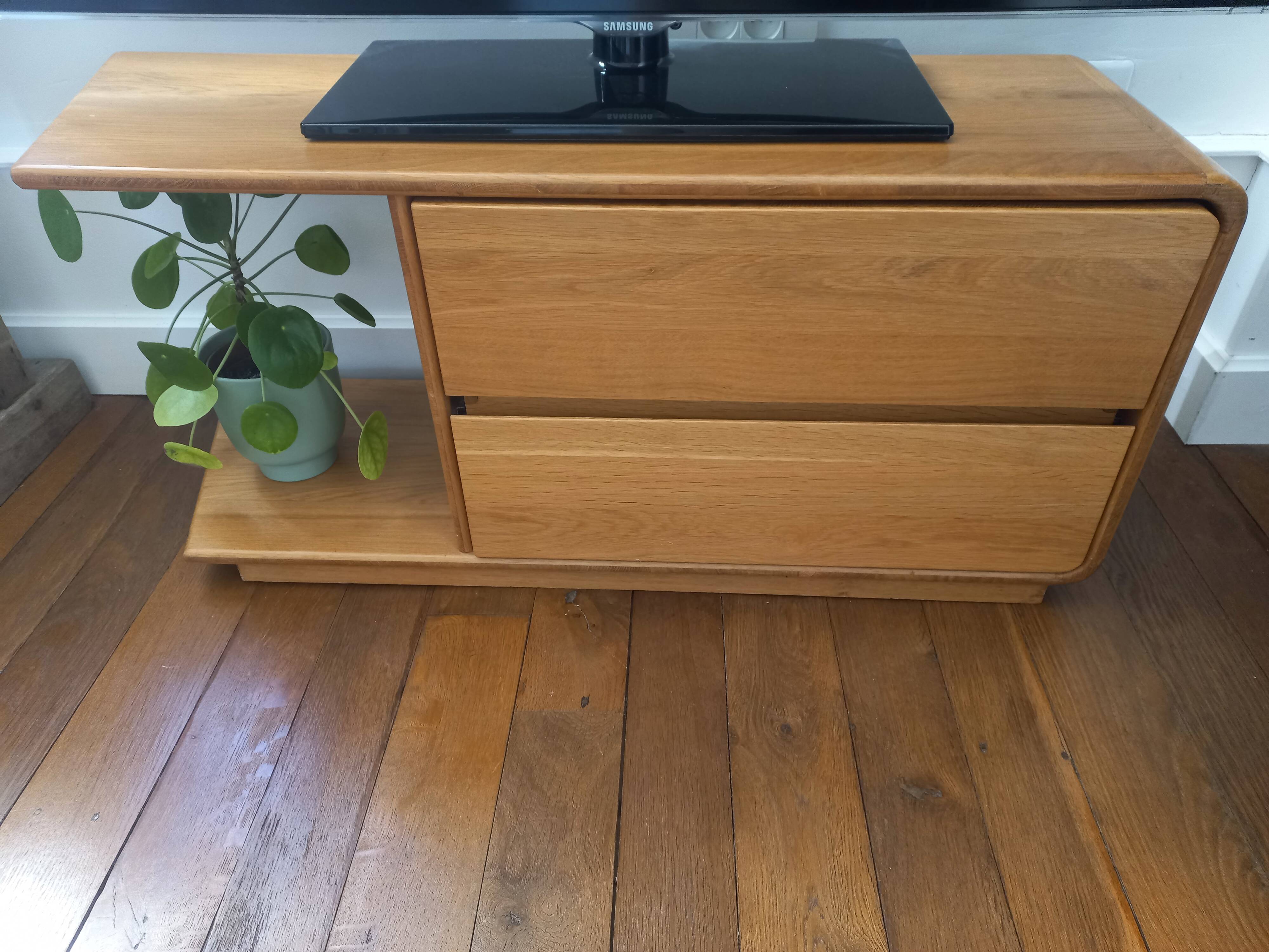 Scandinavian TV unit in solid light oak