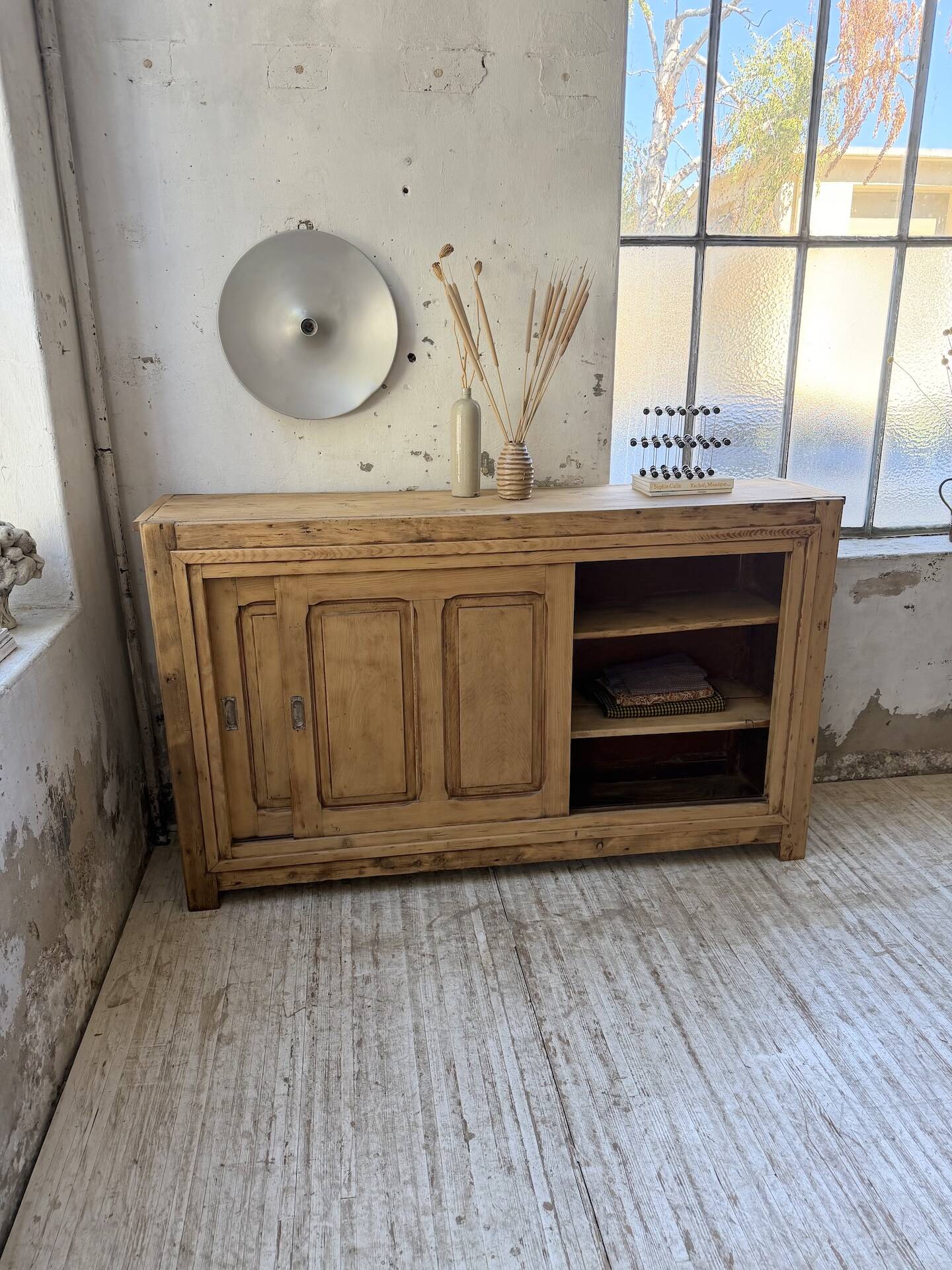 Enfilade with sliding doors from the 1950s