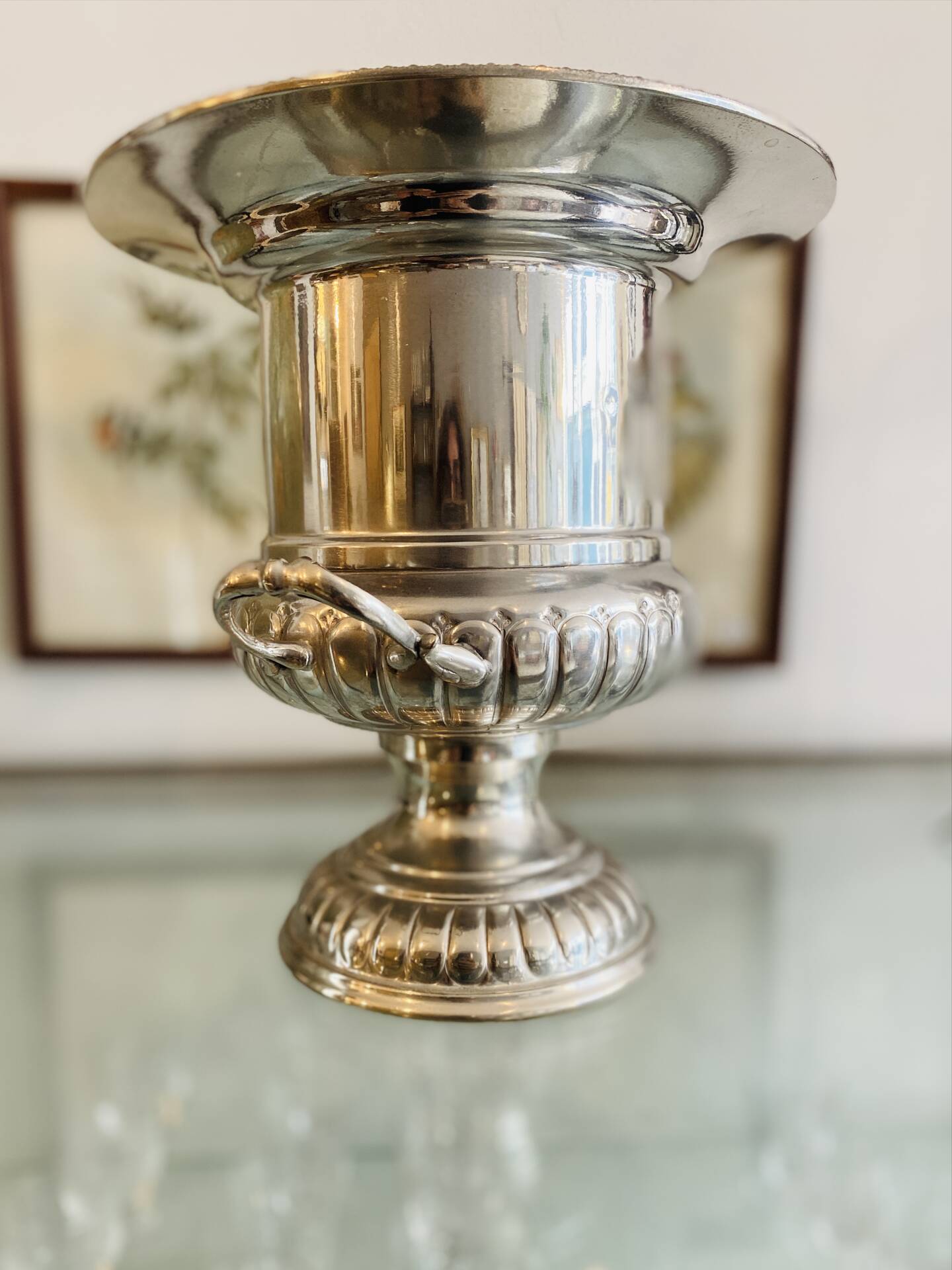 Silver-plated metal champagne bucket ice bucket