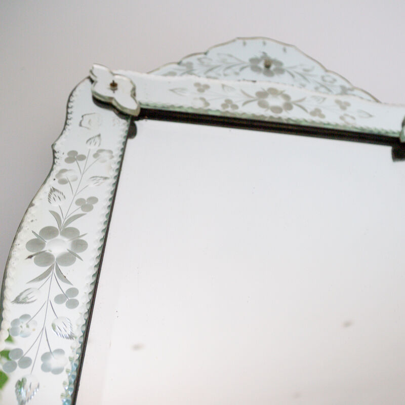 Venetian mirror 65x39cm