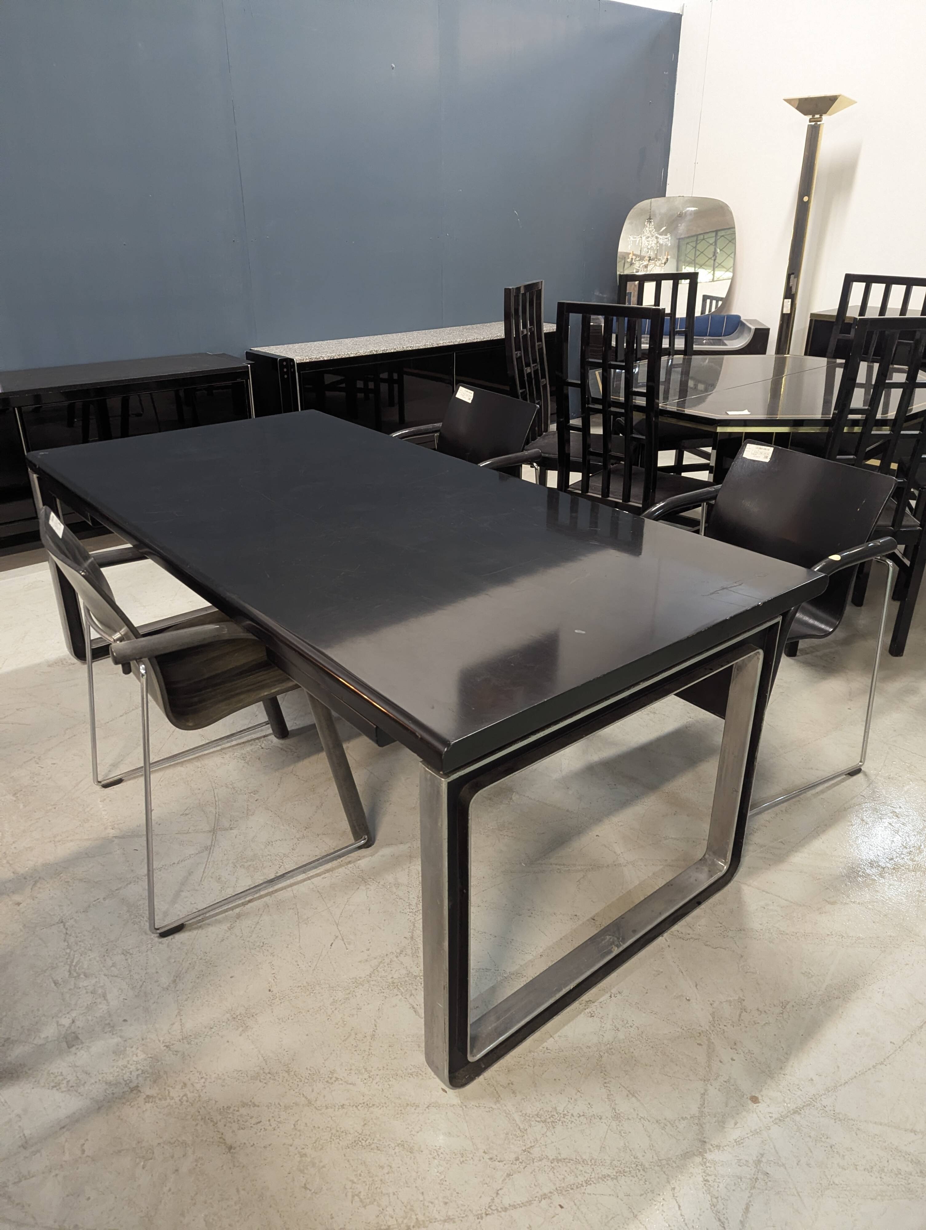 Bureau Tecno T333 par Eugenio Gerli et Osvaldo Borsani