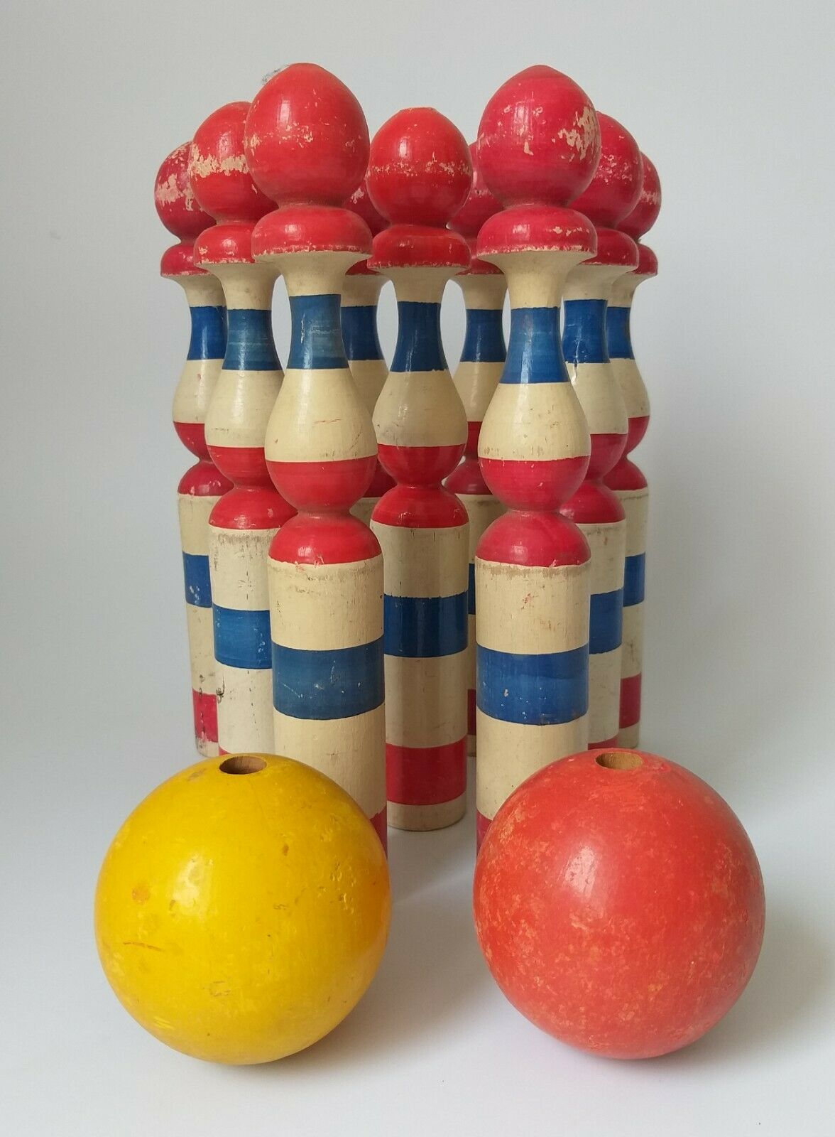 Bowling game 1920 art pop red blue white yellow 2 balls old toy