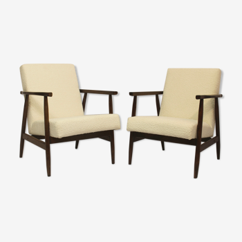 Paire de fauteuils Henryk Lis 300-190 années 1970 tissu bouclette blanche.