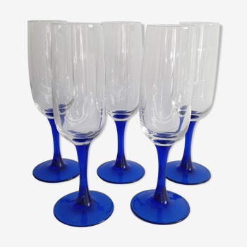 Set of 5 champagne glasses