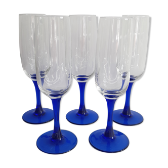 Set of 5 champagne glasses