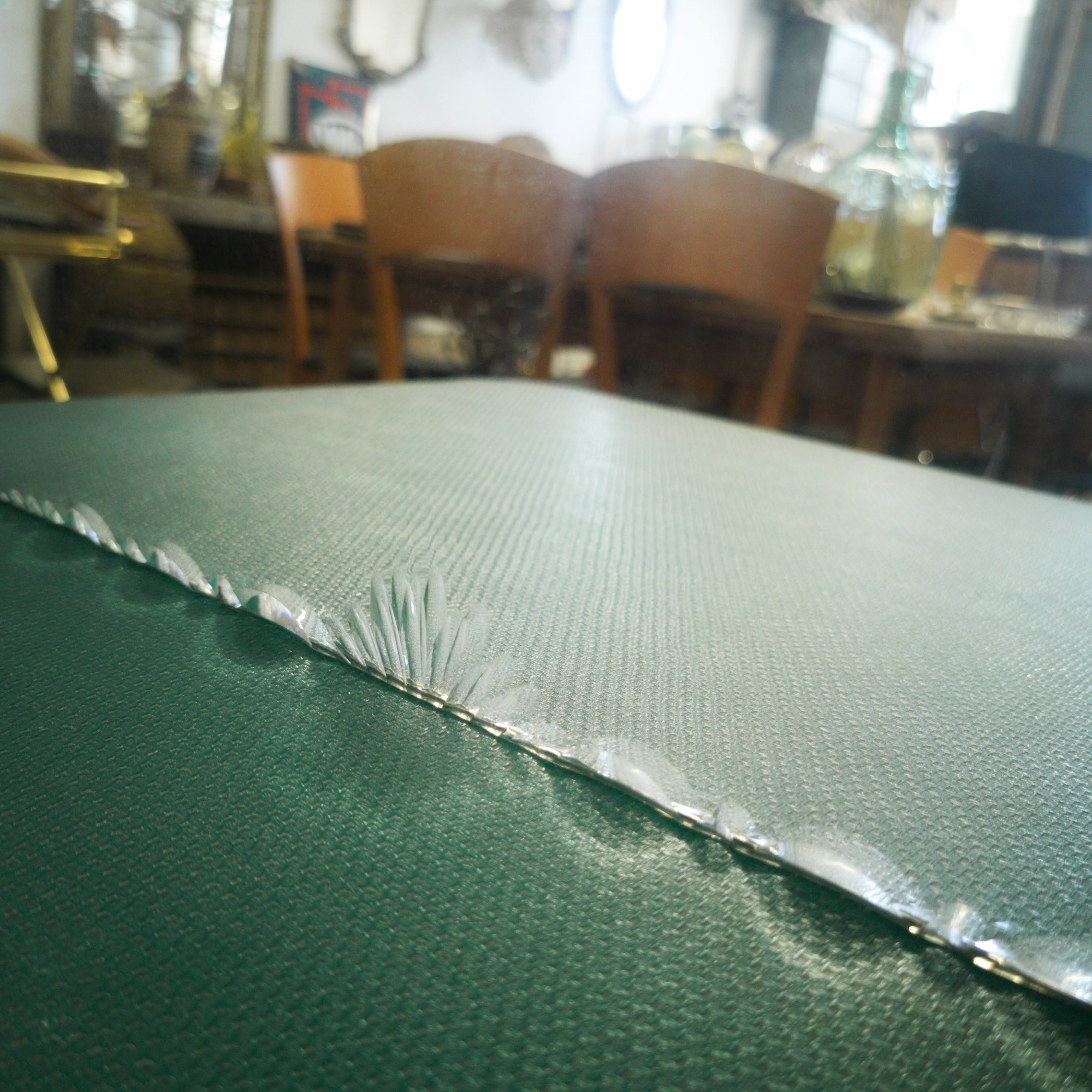 Bevelled mirror - 42x60cm