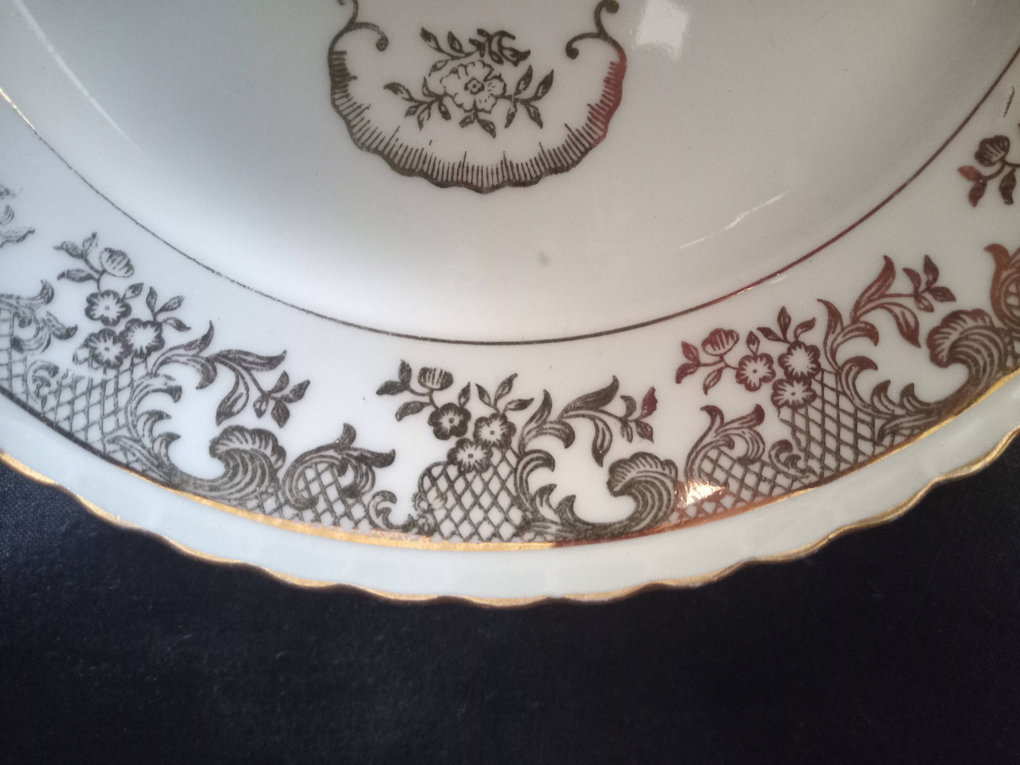 Set of 13 plates with Japanese motifs in real Limoges porcelain