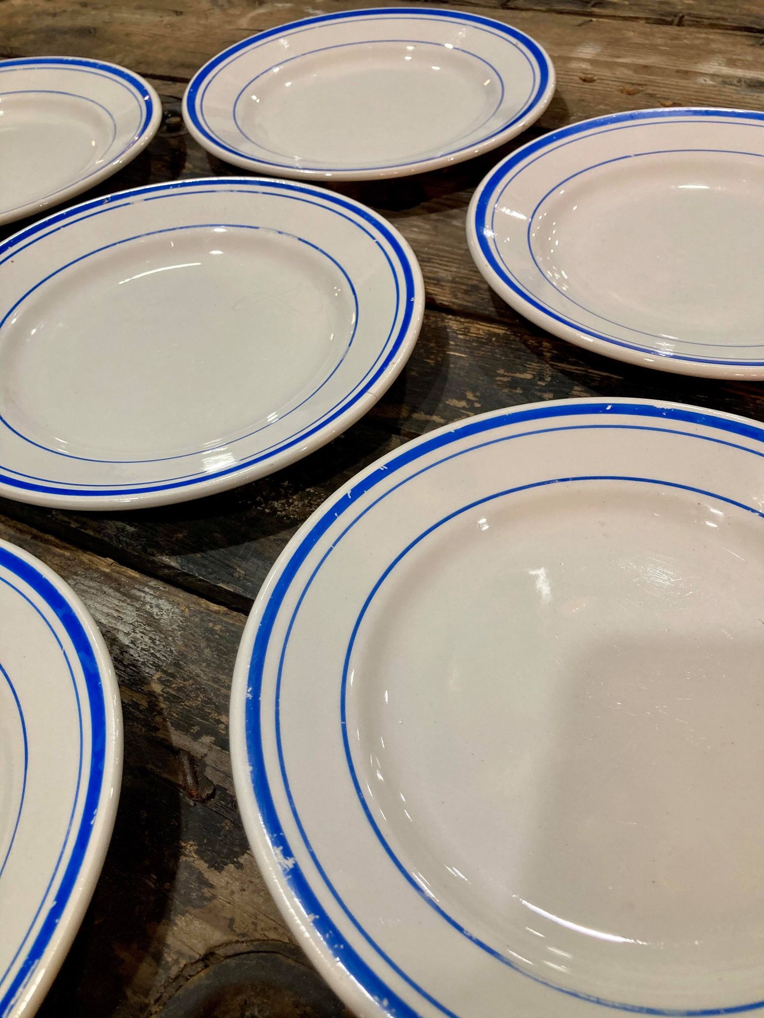 Lot 7 plates Mill of Wolves - Blue Edising Hamage