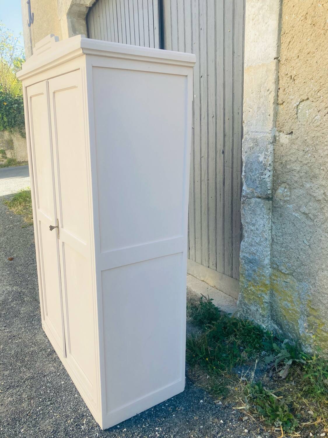 Small powder pink Parisian wardrobe