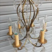 Remarkable cage chandelier with 6 lights and complete crystal pendants in working condition.