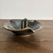 Coupe pique-fleurs en grès signée – Céramique vintage