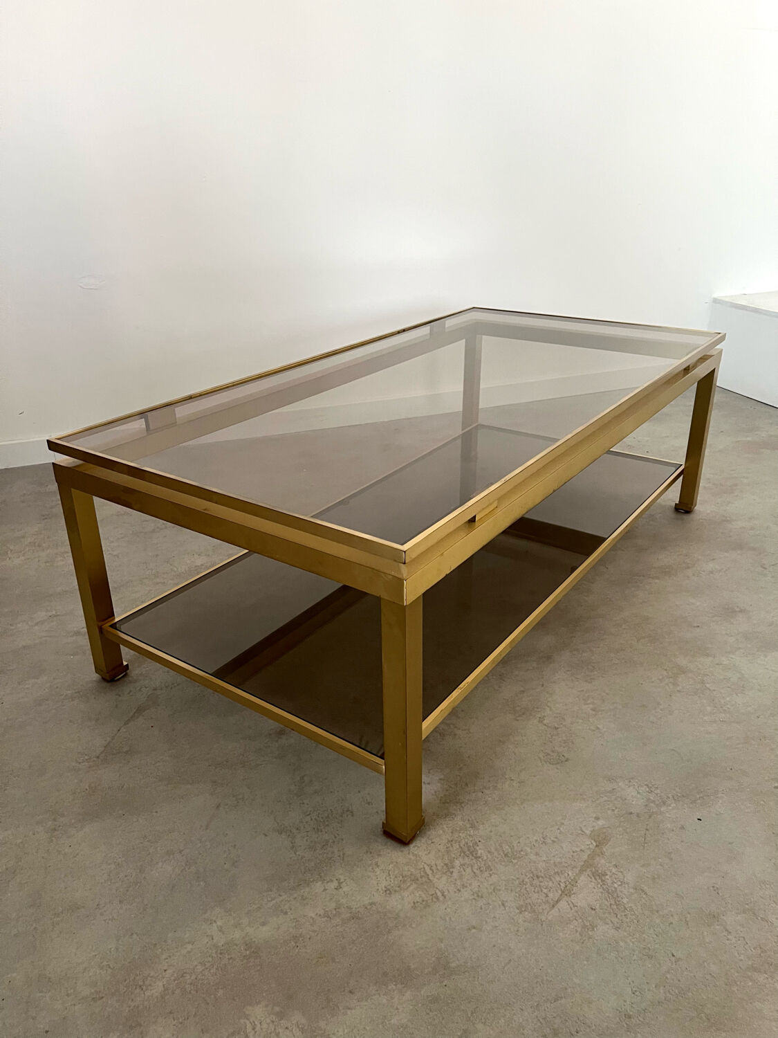 Table basse en laiton et verre fumé design Guy Lefèvre pour la maison Jansen Année 70/80 vintage