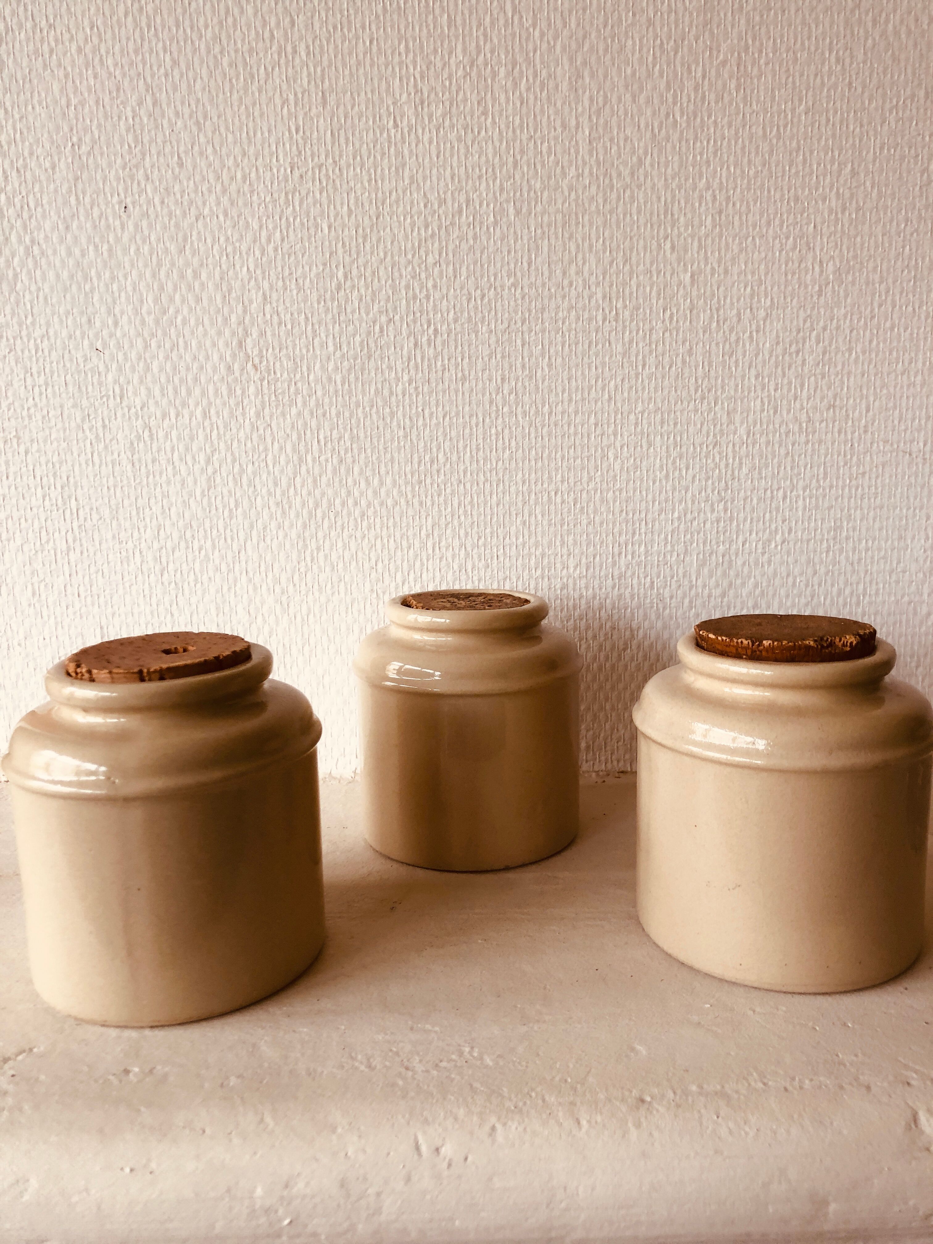 Ceramic pots