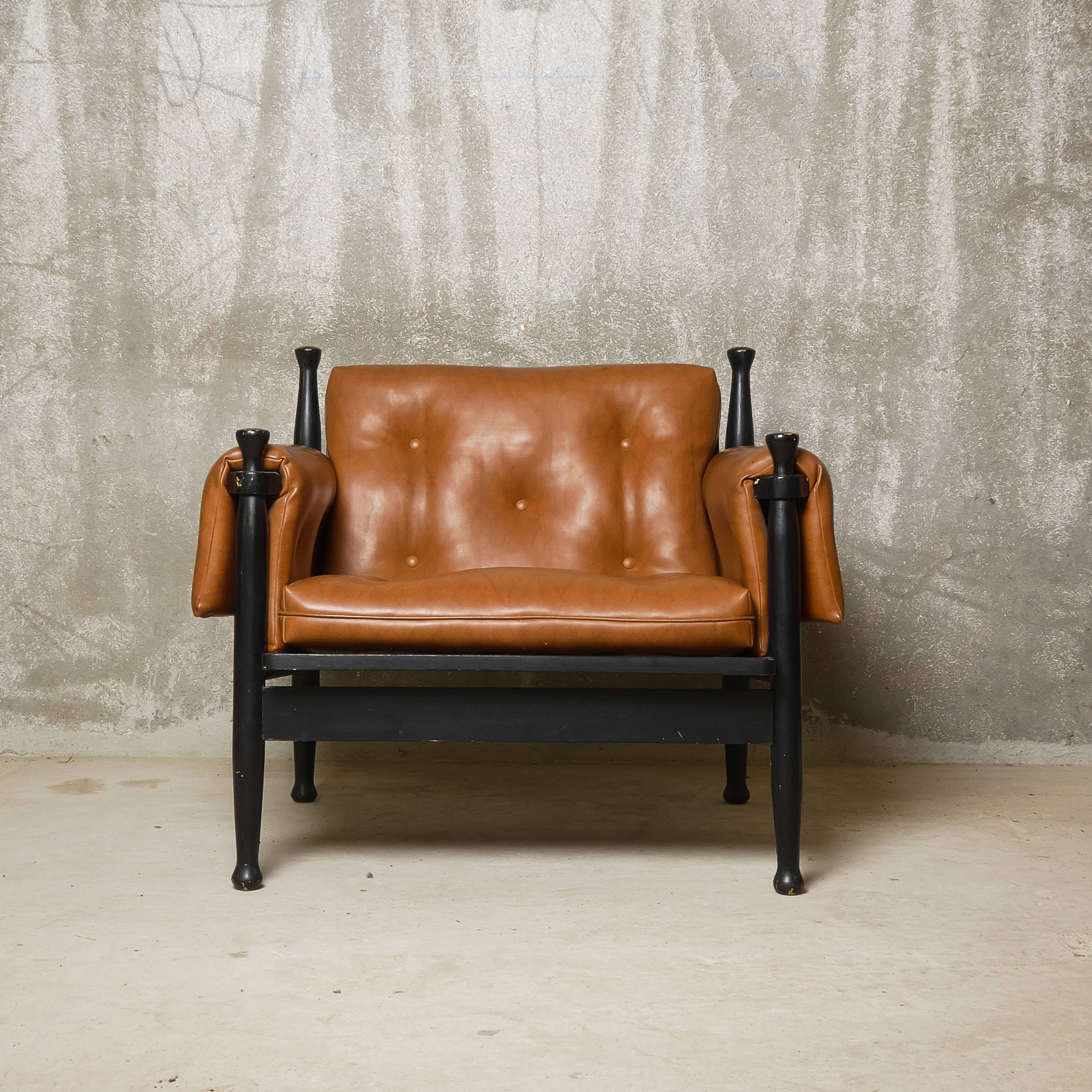 c. 1970 - Pair of lounge chairs in lacquered beech and cognac leather - France