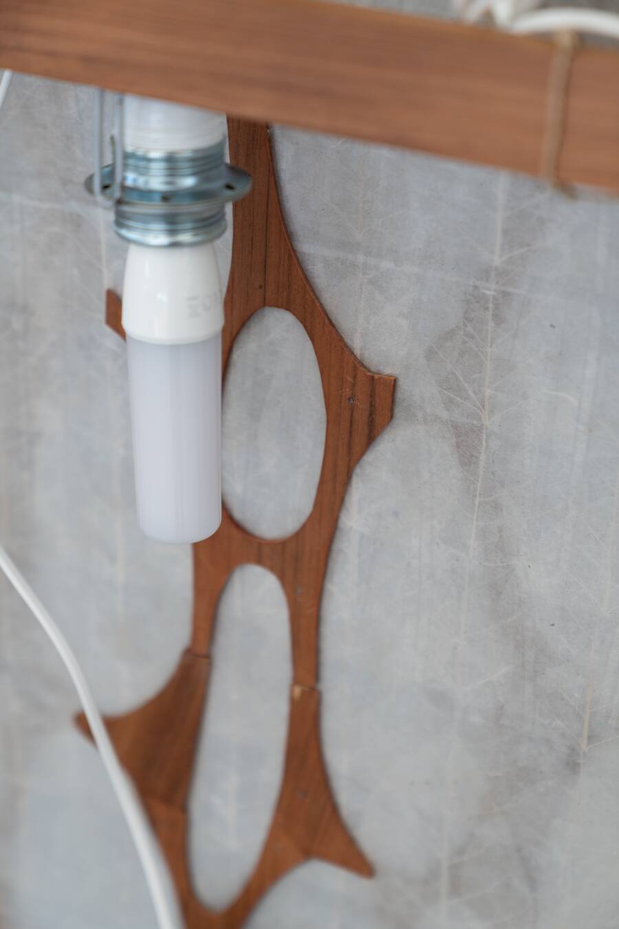 Wall light in cherry wood and rice paper, prod. Steelline 1980