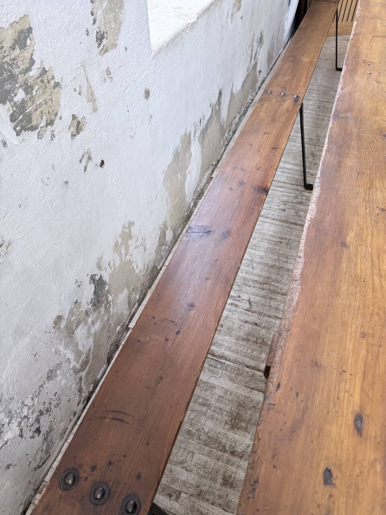 XXL trestle farm table 4m and its benches