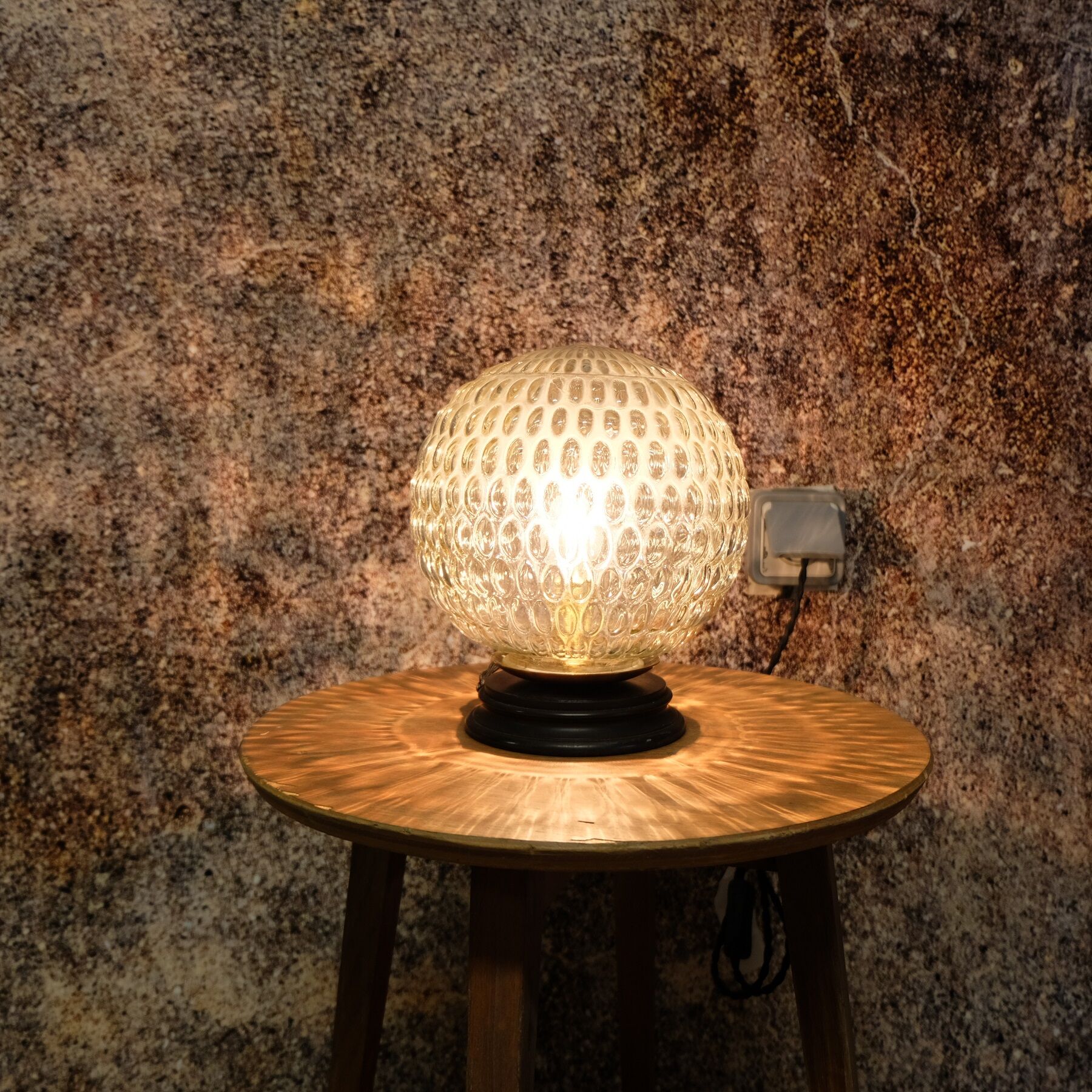 Table lamp, old vintage globe