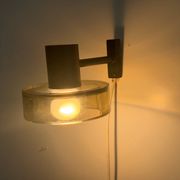 Simple wall light in glass and yellow-brown metal by Seguso, 1950s, Italy.