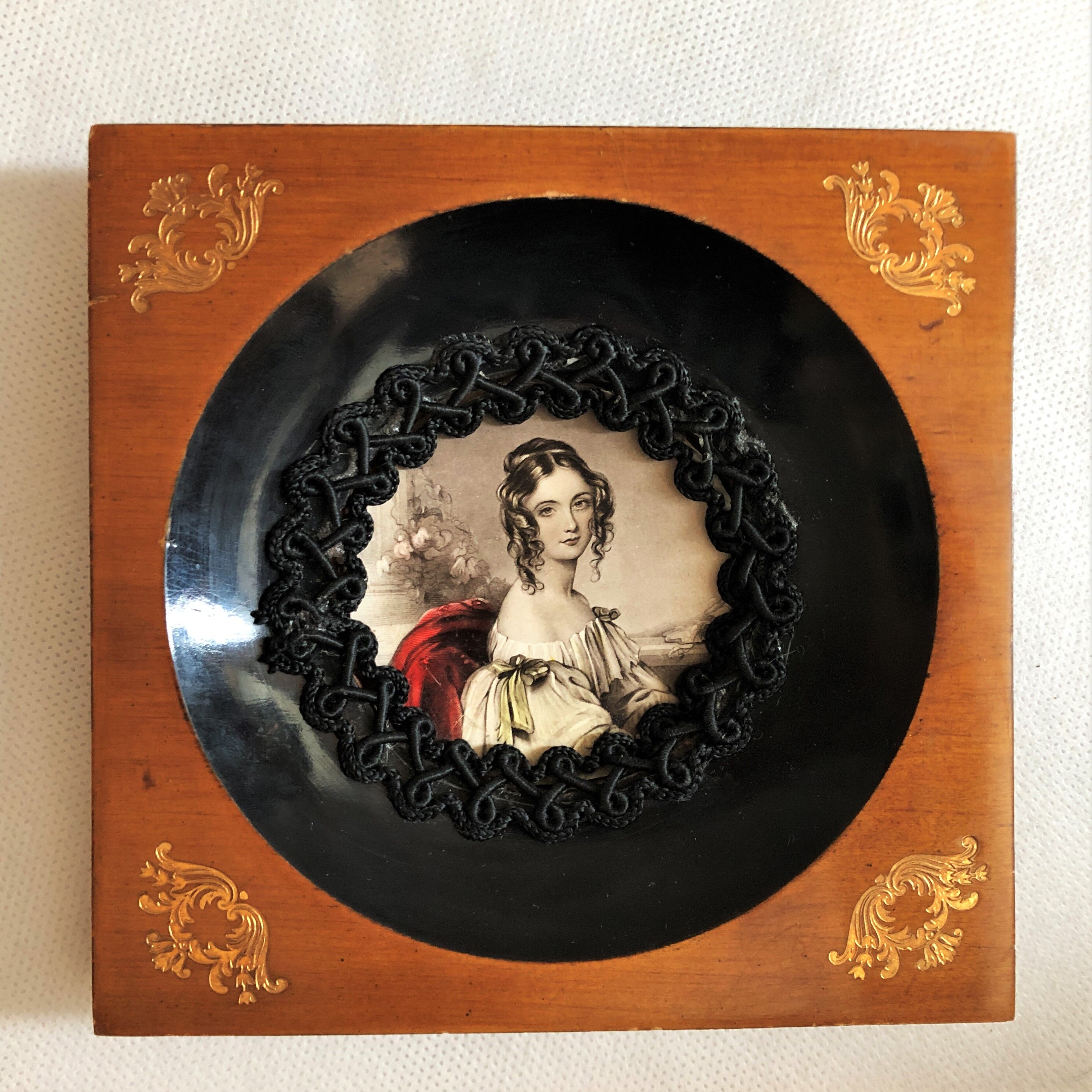 Wall frame portrait woman Empire style