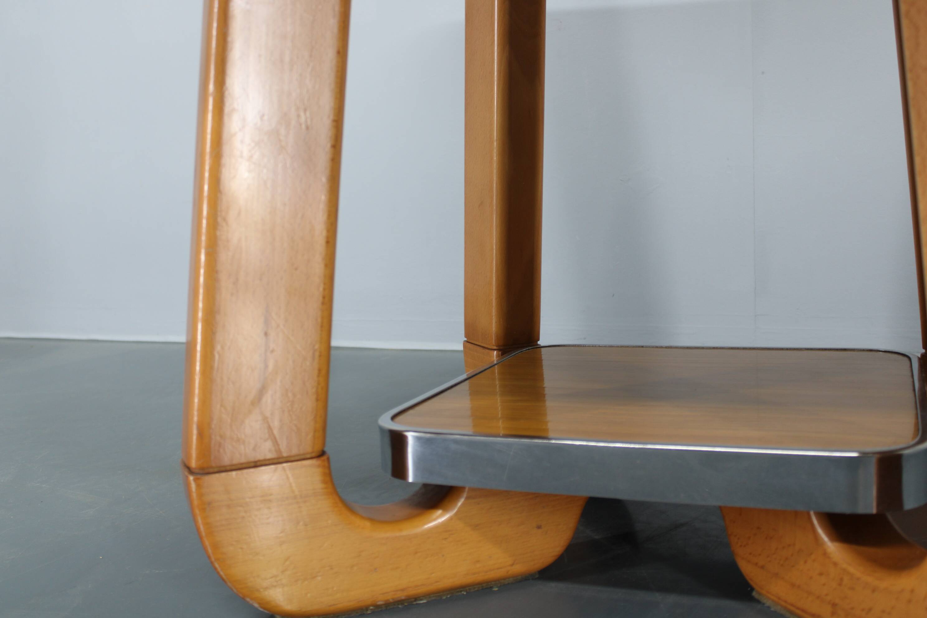 1970s Italian Extendable Dining Table in Maple Finish