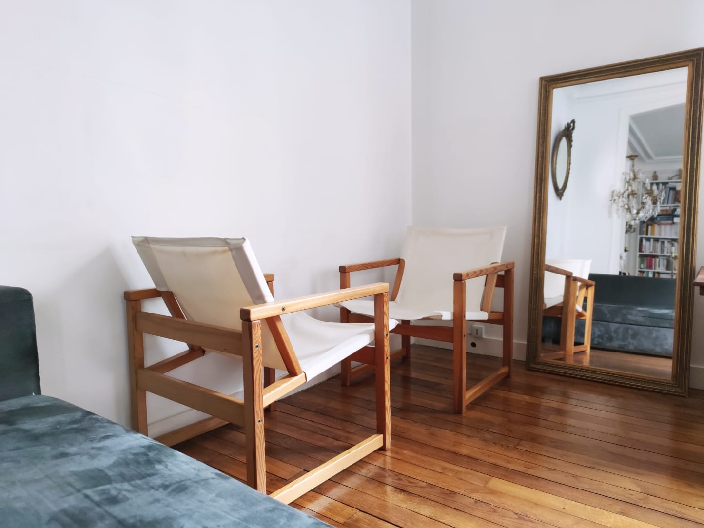 Paire de fauteuils toilés années 70