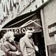 White Gloves and Sweets – New York, 1961 Urban Elegance and Tenderness