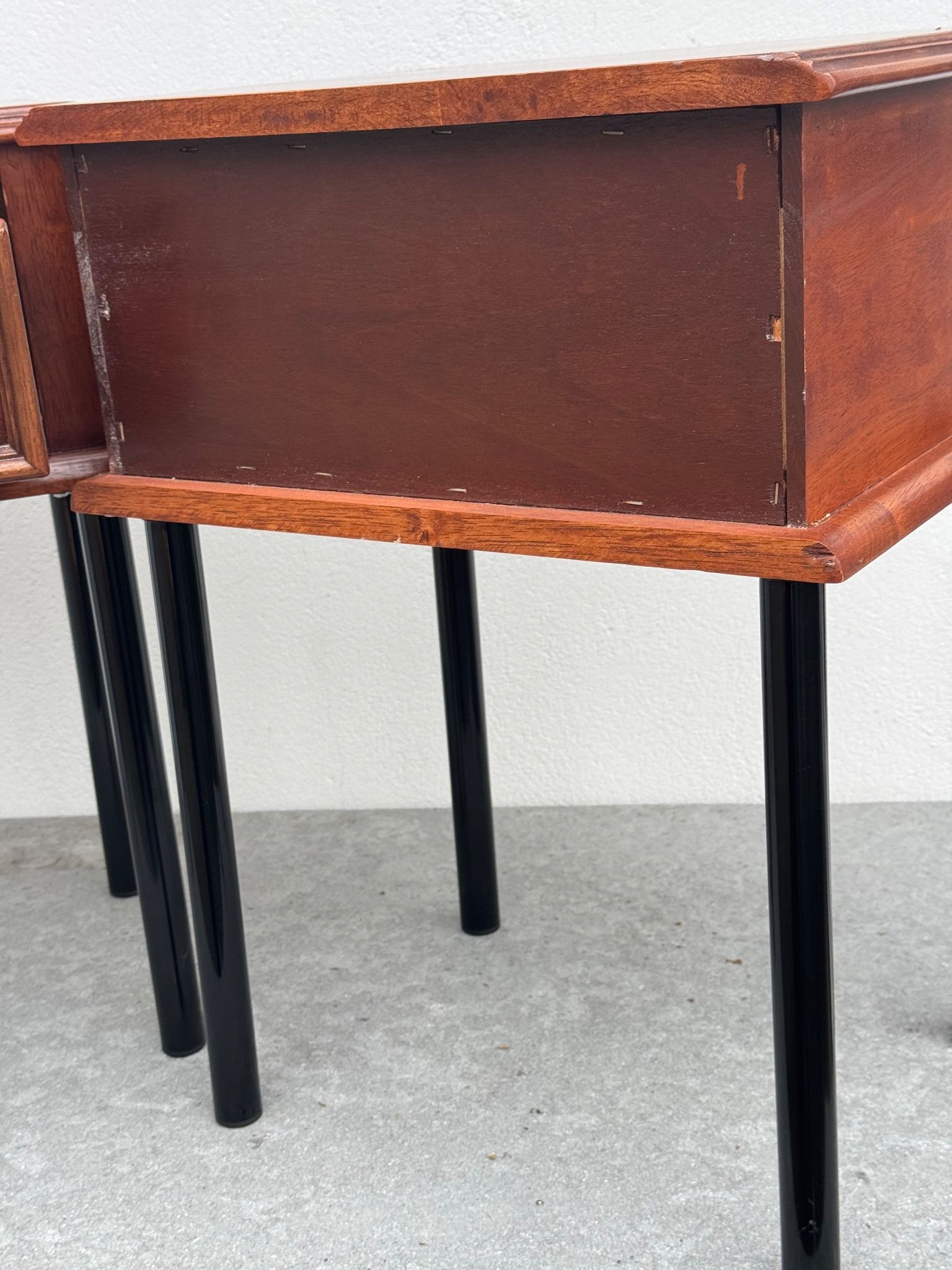 Paire de tables de nuit en chêne vintage