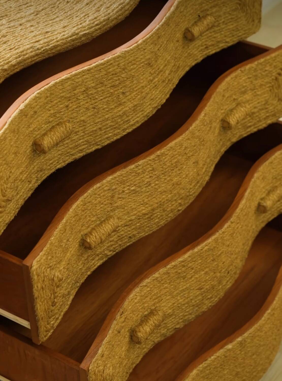 Rope chest of drawers