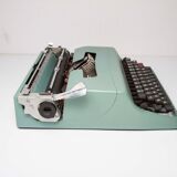 Typewriter olivetti lettera 32