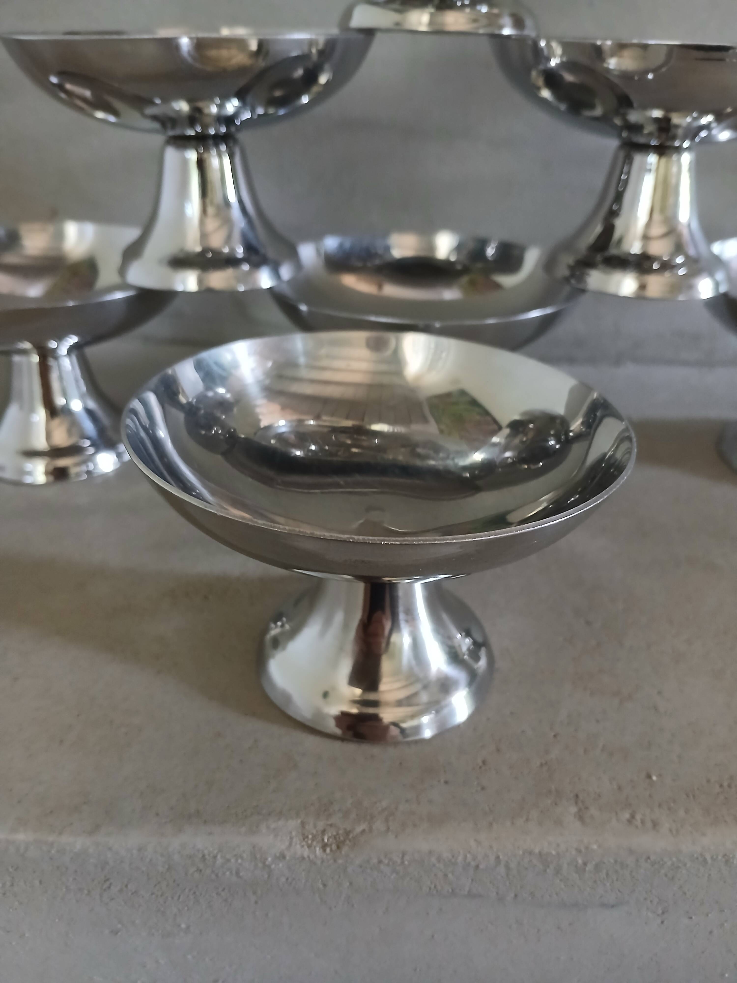 7 coupes à glace anciennes en inox