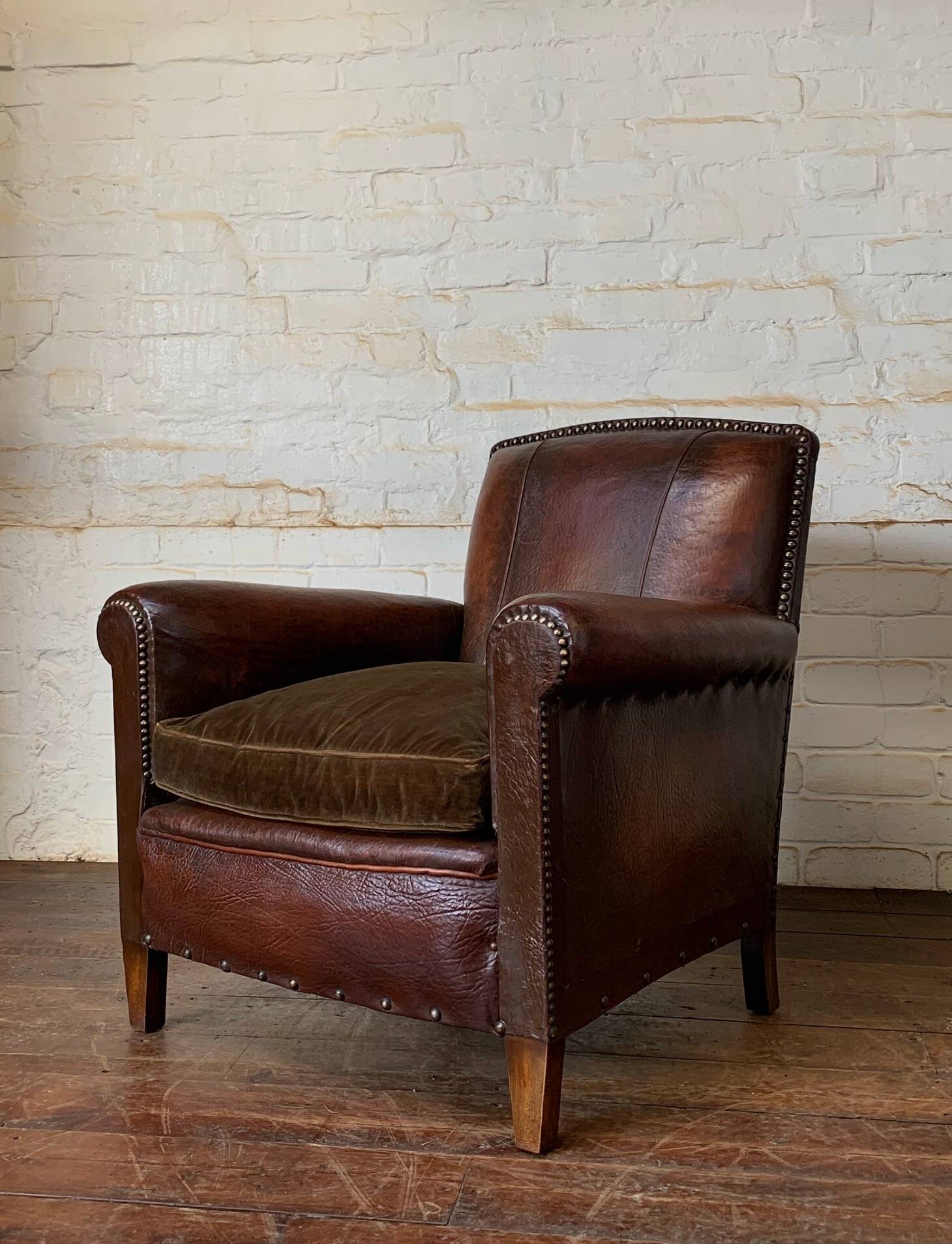 Fauteuil en cuir français, modèle Normandy, vers les années 1920