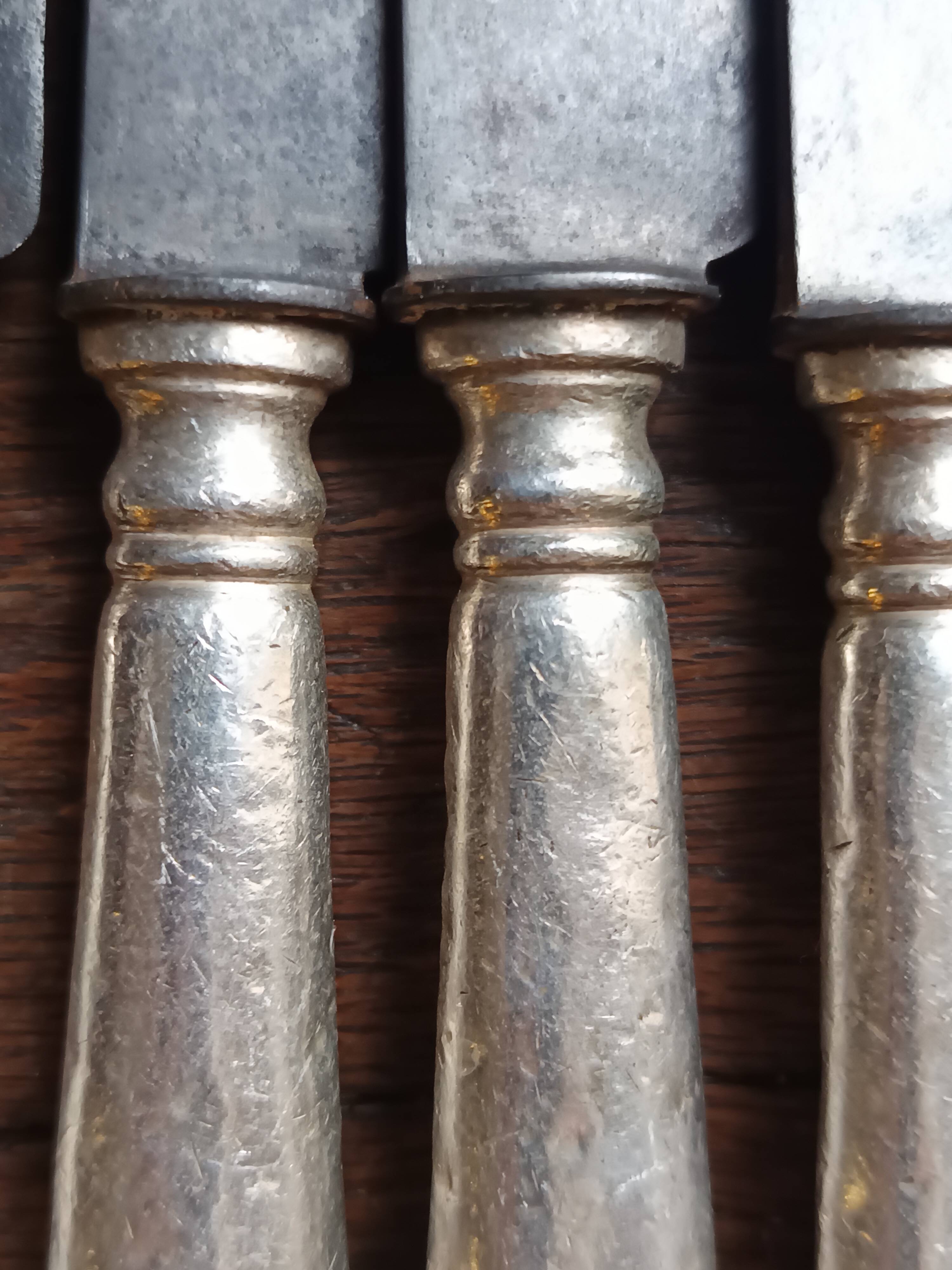 12 large silver-plated metal knives by Christofle 1860 monogrammed Palace Arcachon