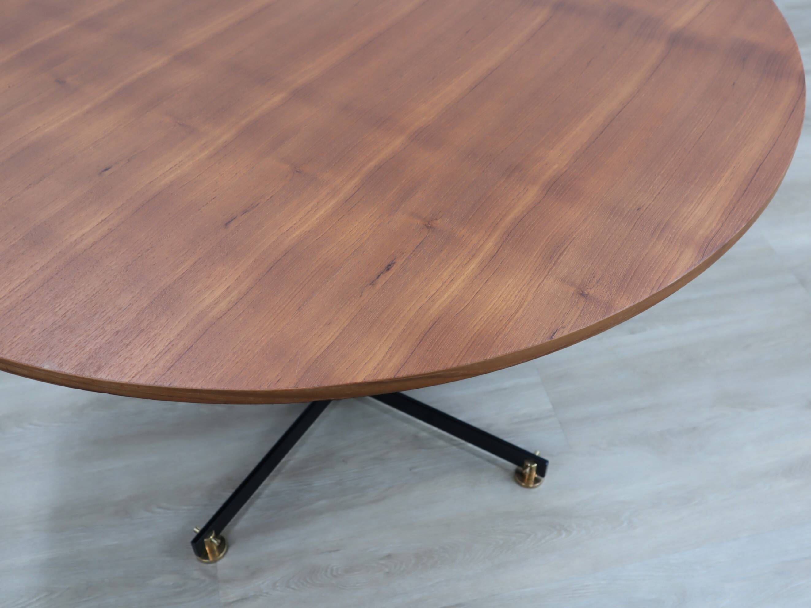 Vittorio Nobili 1950s round dining table in teak & brass