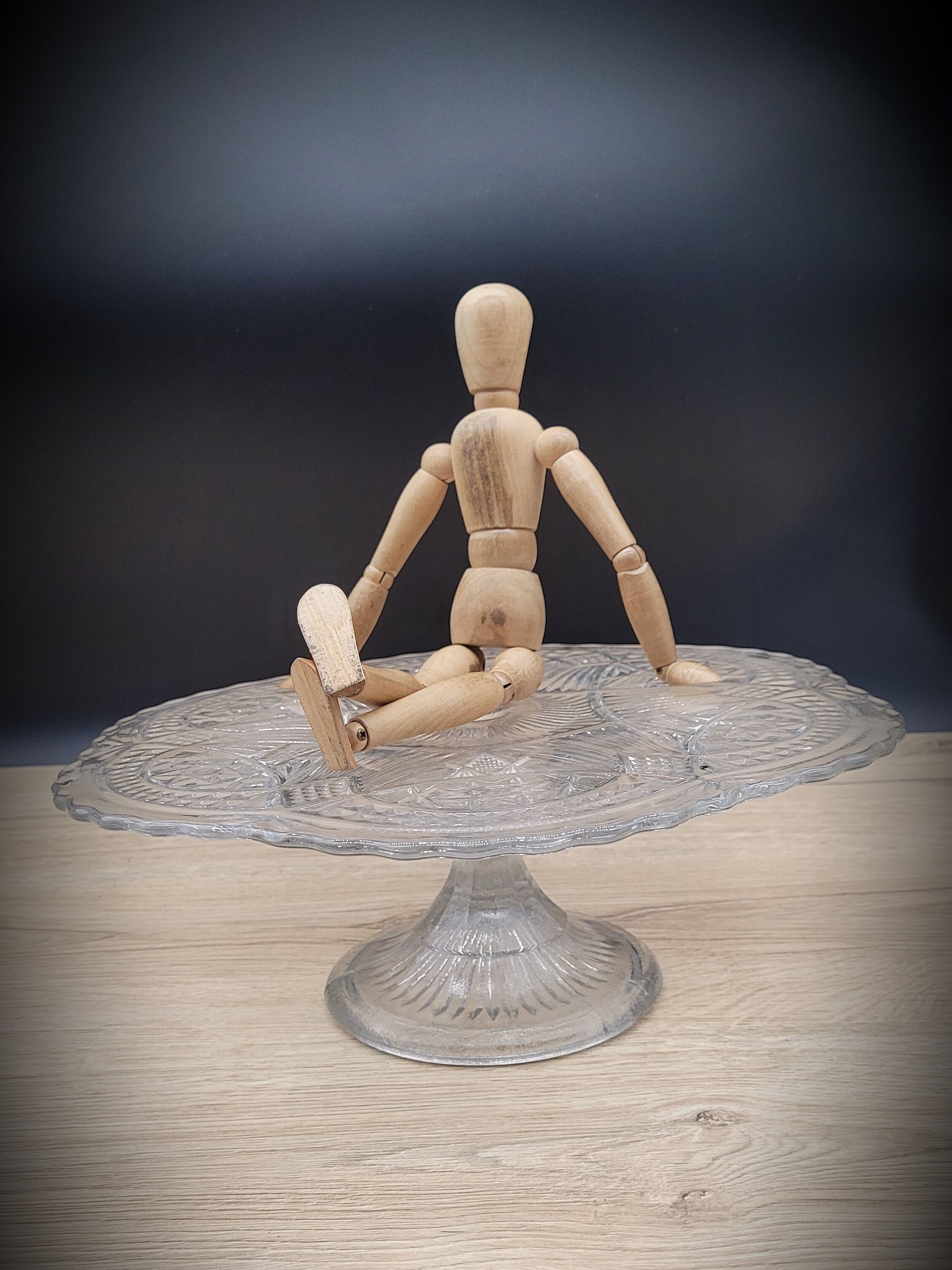 Transparent cake pie dish on foot