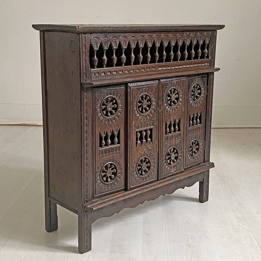 Meuble de maitrise breton 1950