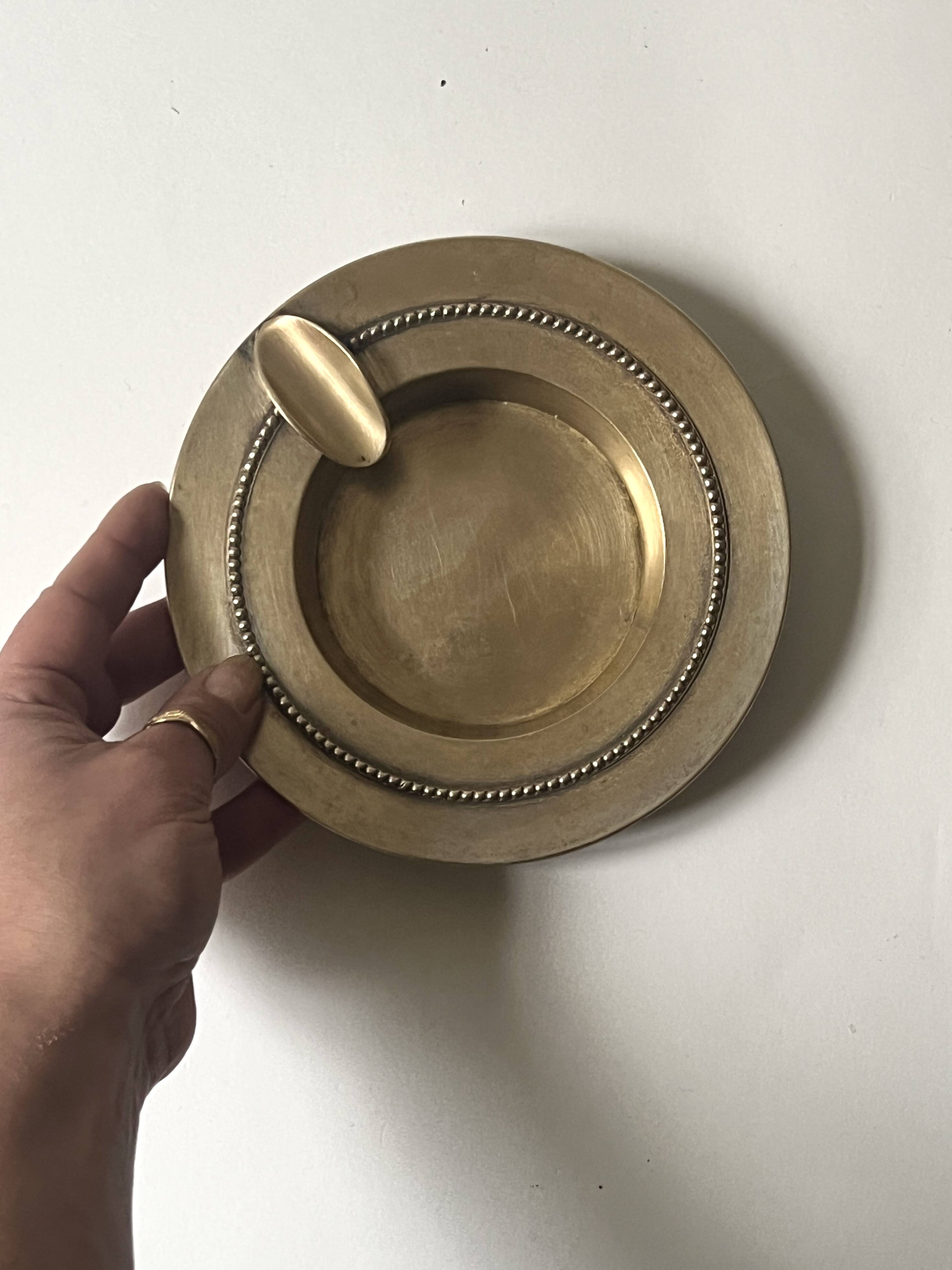 Cendrier en laiton doré véritable début XXe siècle