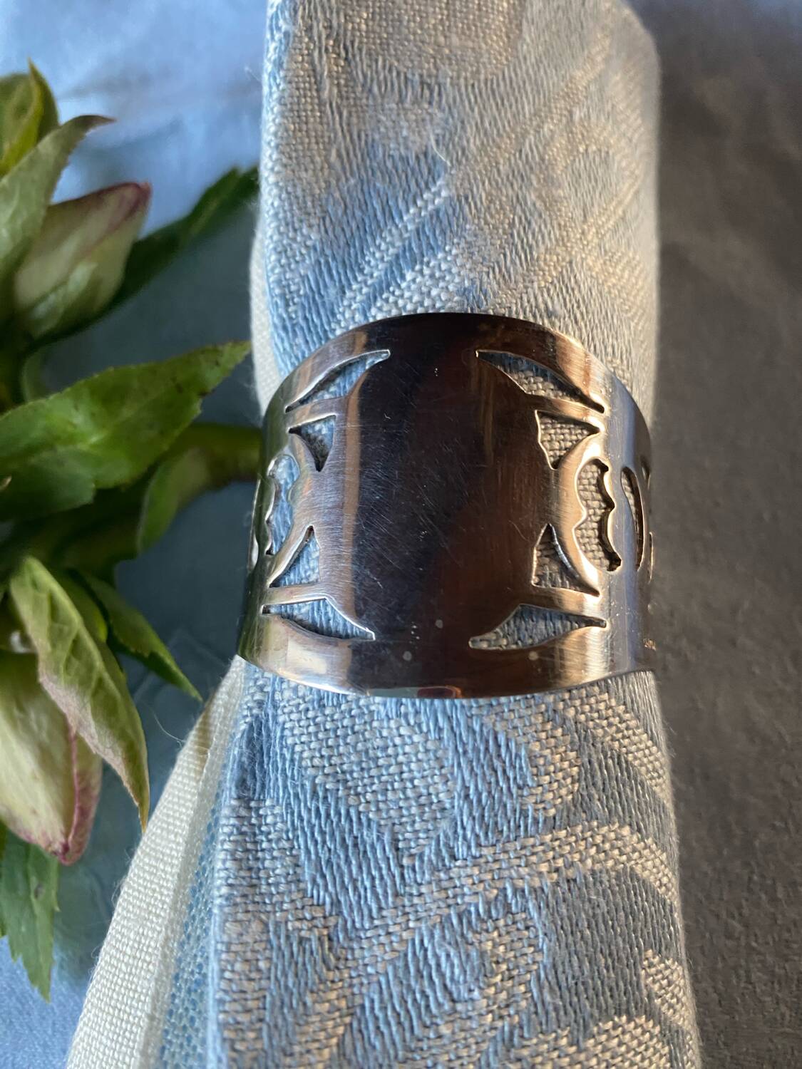 English silver plated napkin ring