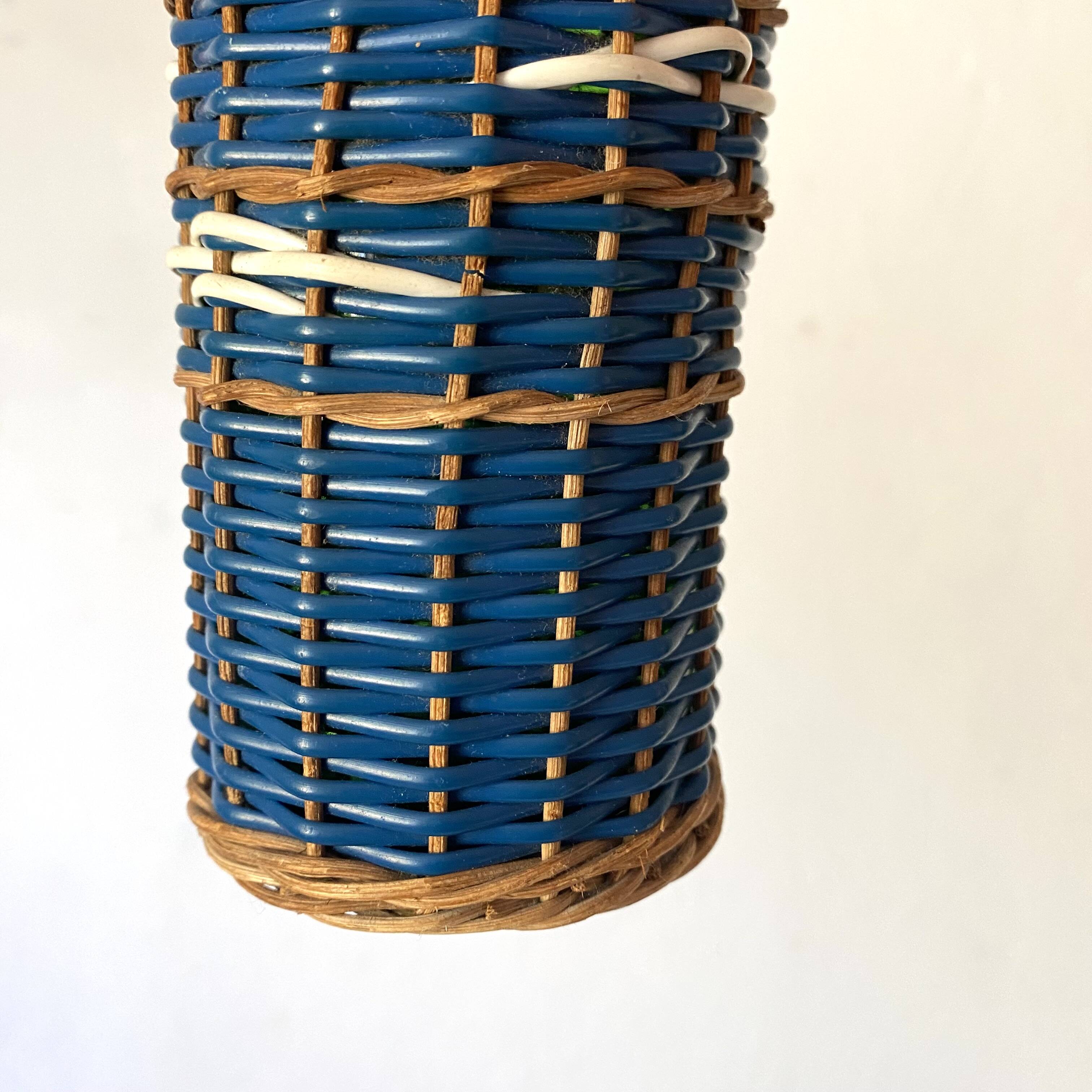 Rattan and scoubidou bottle