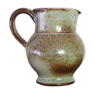 Sandstone pitcher