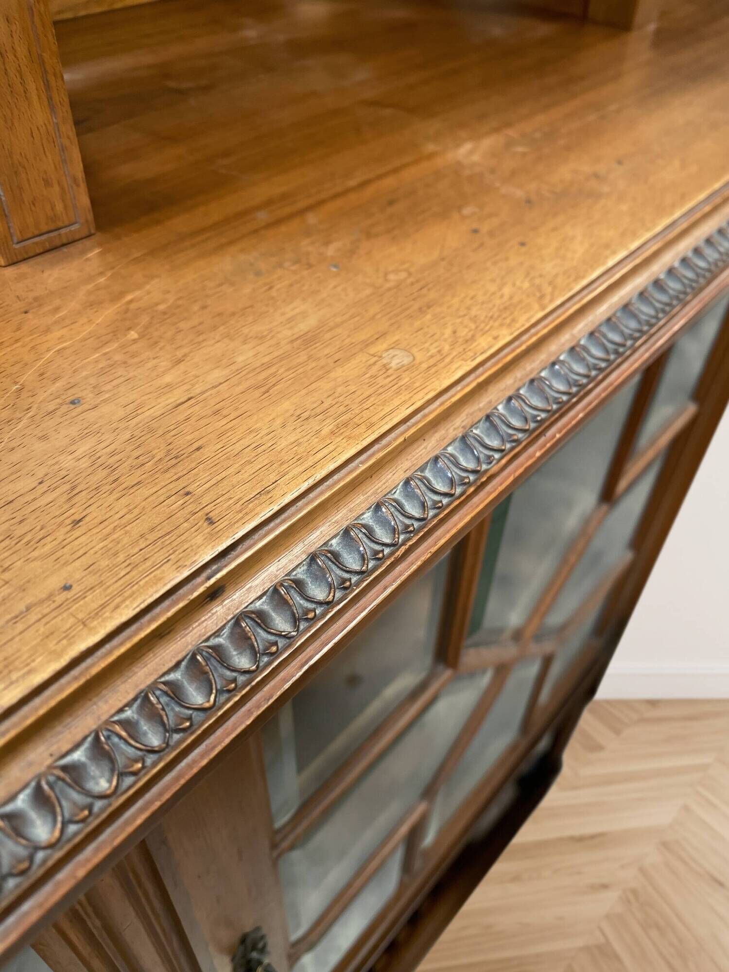Napoleon III display cabinet in solid wood